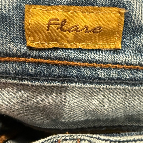 Seven7 Denim Flare Jean Light Wash Back Pocket Detail Women’s Size 12 - Picture 3 of 4